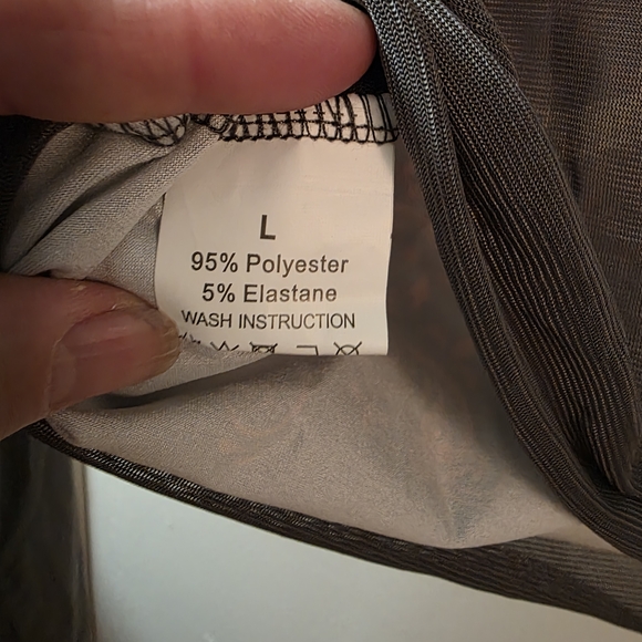 Black Long Sleeve Cutout Top - Picture 7 of 8